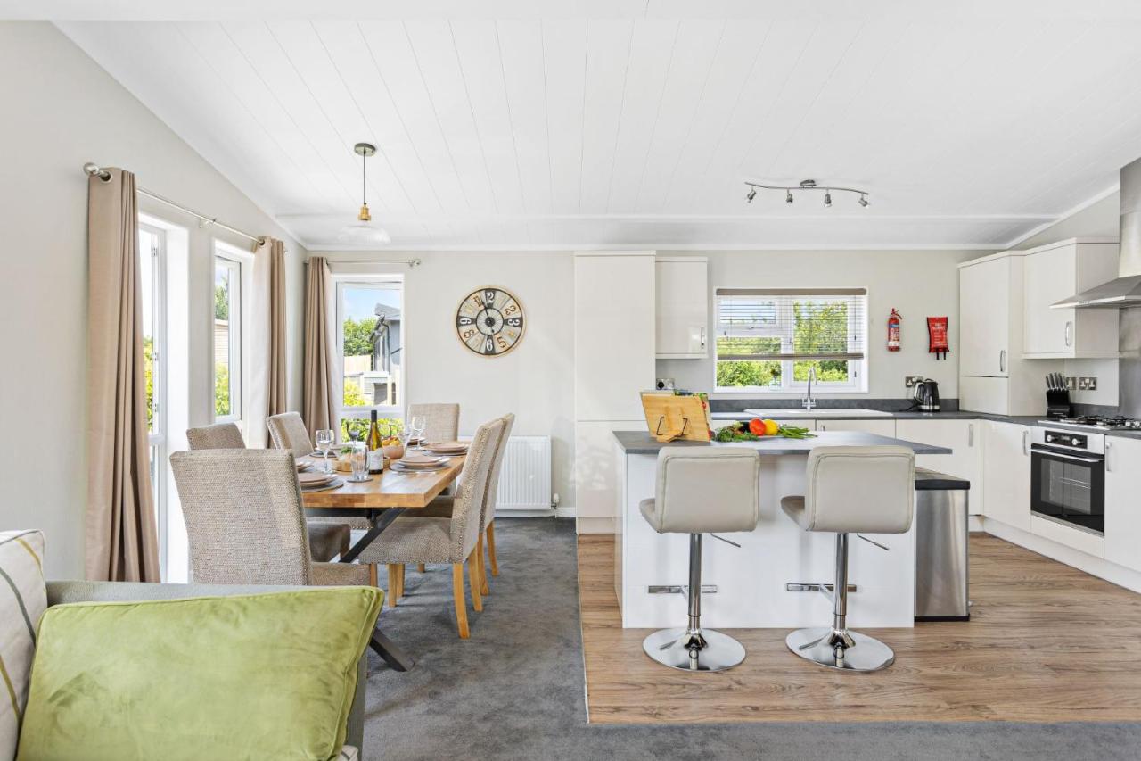 Rose Lodge, 21 Roadford Lake Lodges Lifton Екстериор снимка